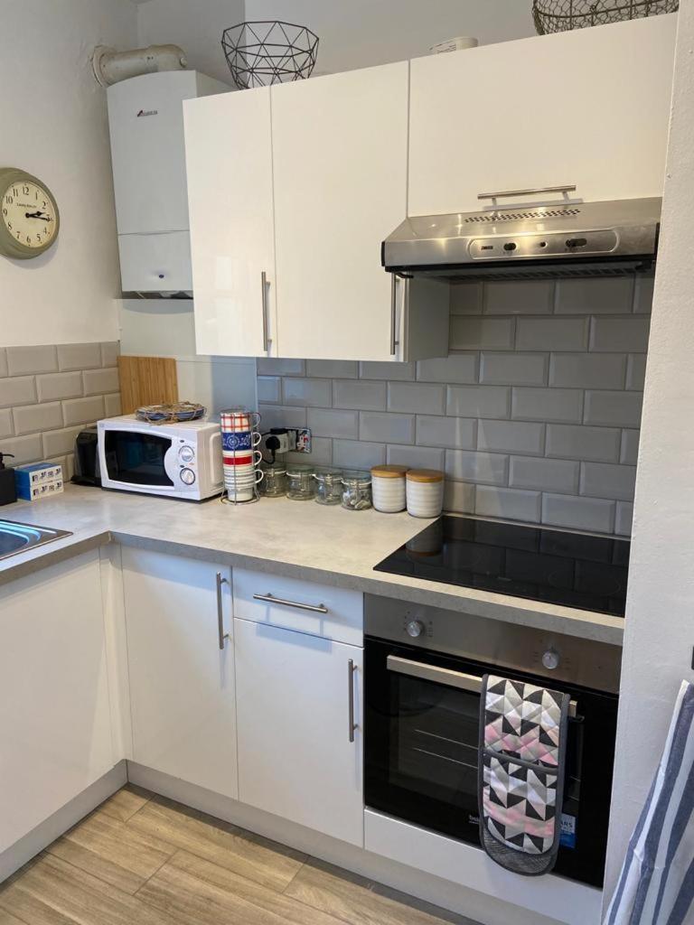 Centrally Located, Comfortable Apartment Near Station, Beach And North Laines 브라이턴 객실 사진